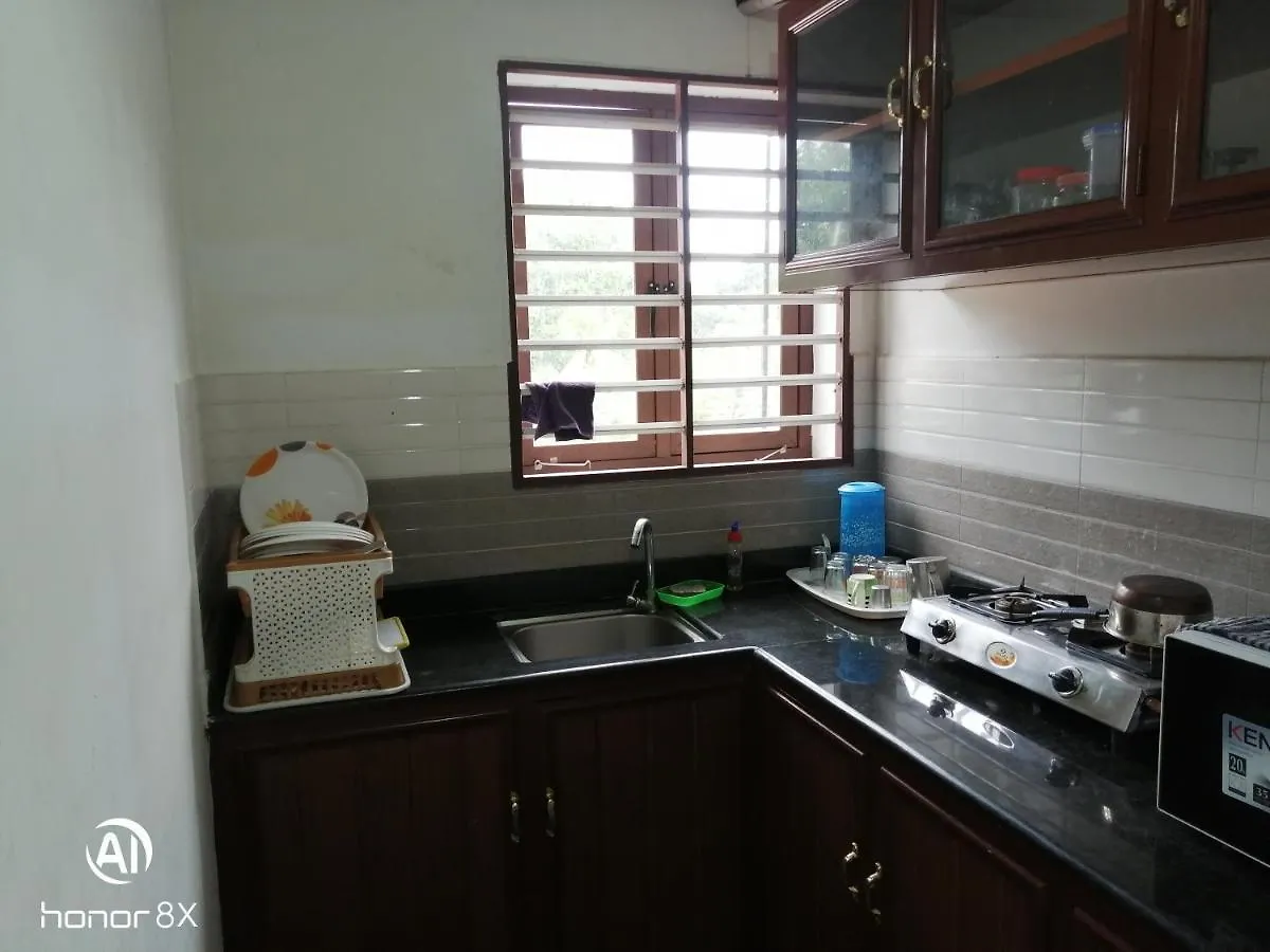 B & B Konni, Pathanāmthitta 0*,